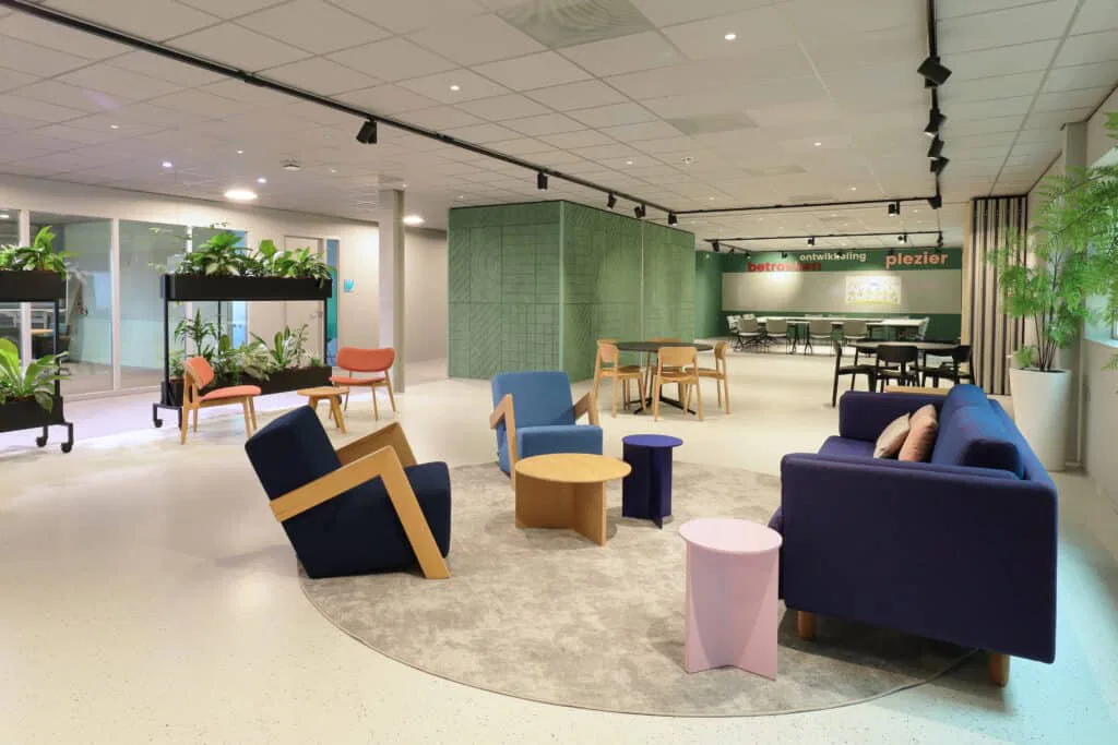 07-kantoor-interieurontwerp_lounge-01